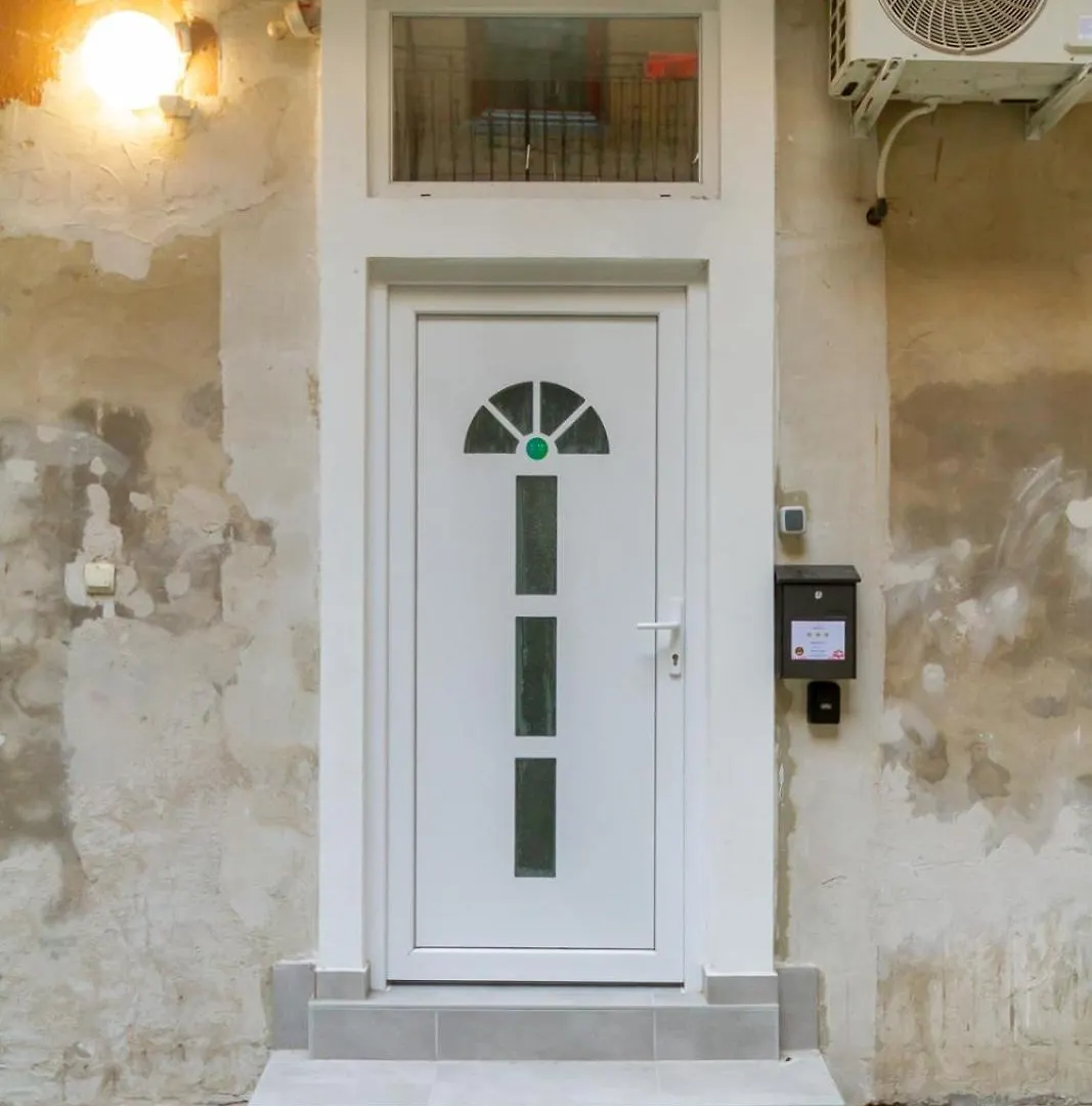 Galerie Vibes In Josika Street By Nw Apartment Budapest Hungary