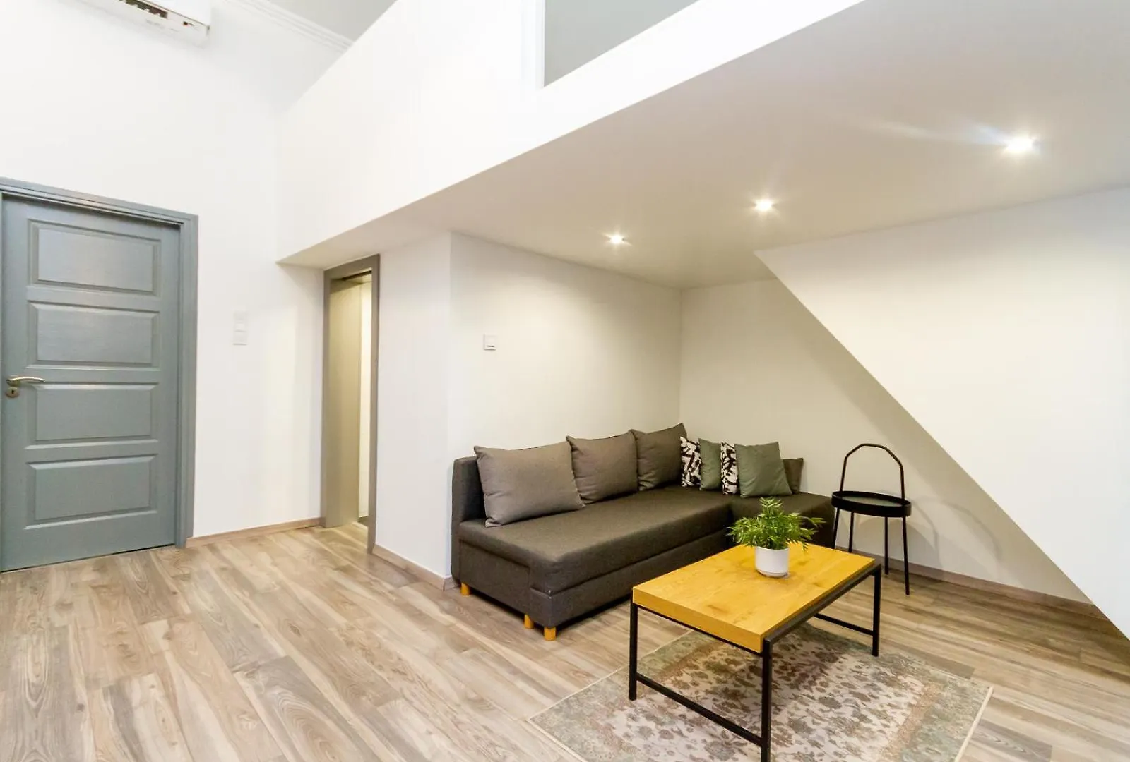 Galerie Vibes In Josika Street By Nw Apartment Budapest