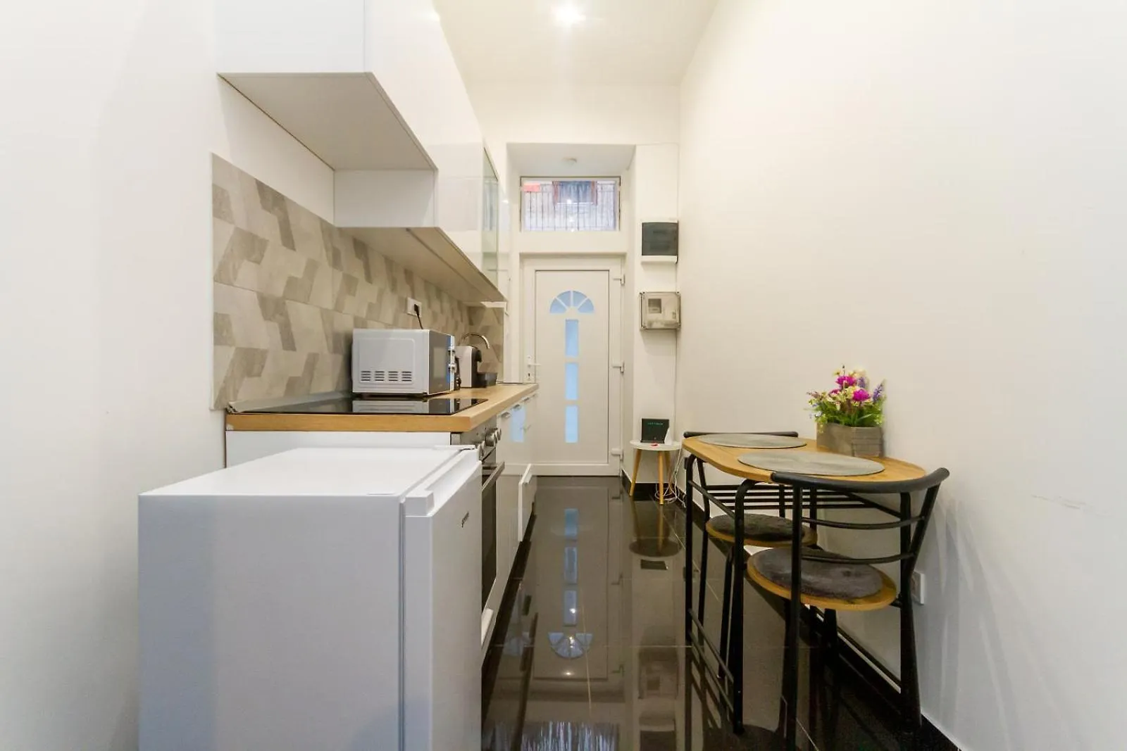 Galerie Vibes In Josika Street By Nw Apartment Budapest Hungary